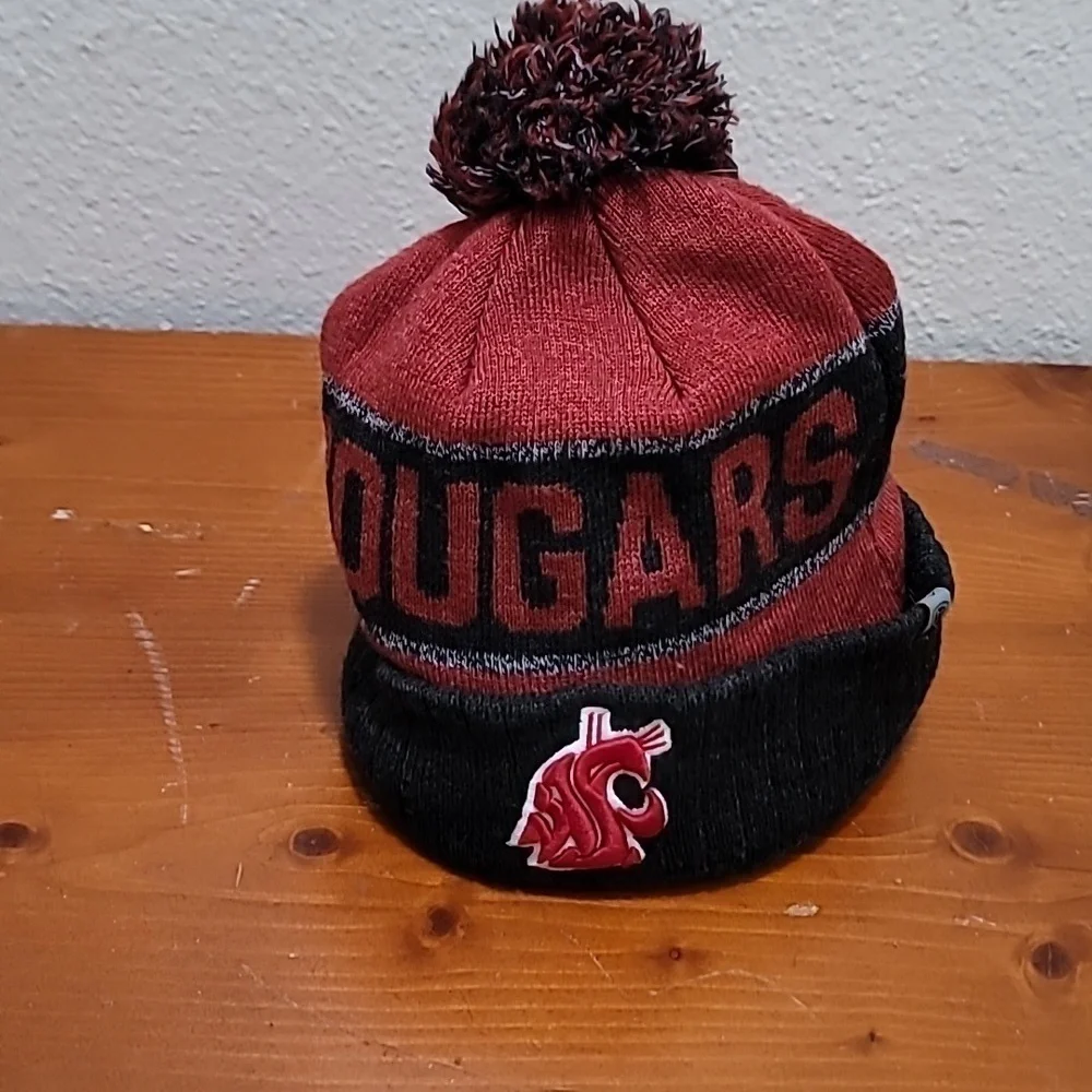 Cougars World WSU Beanie Hat Men's‎ One Size OSFM Red Black Pom Knit Cap